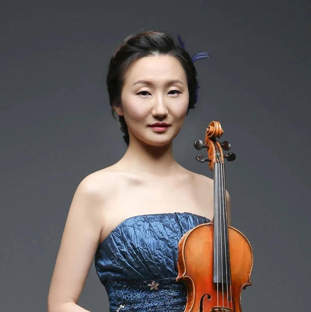自幼习琴,先后师从陈新之,吴菲,郑石生,并曾跟随丁芷诺学习室内乐演奏