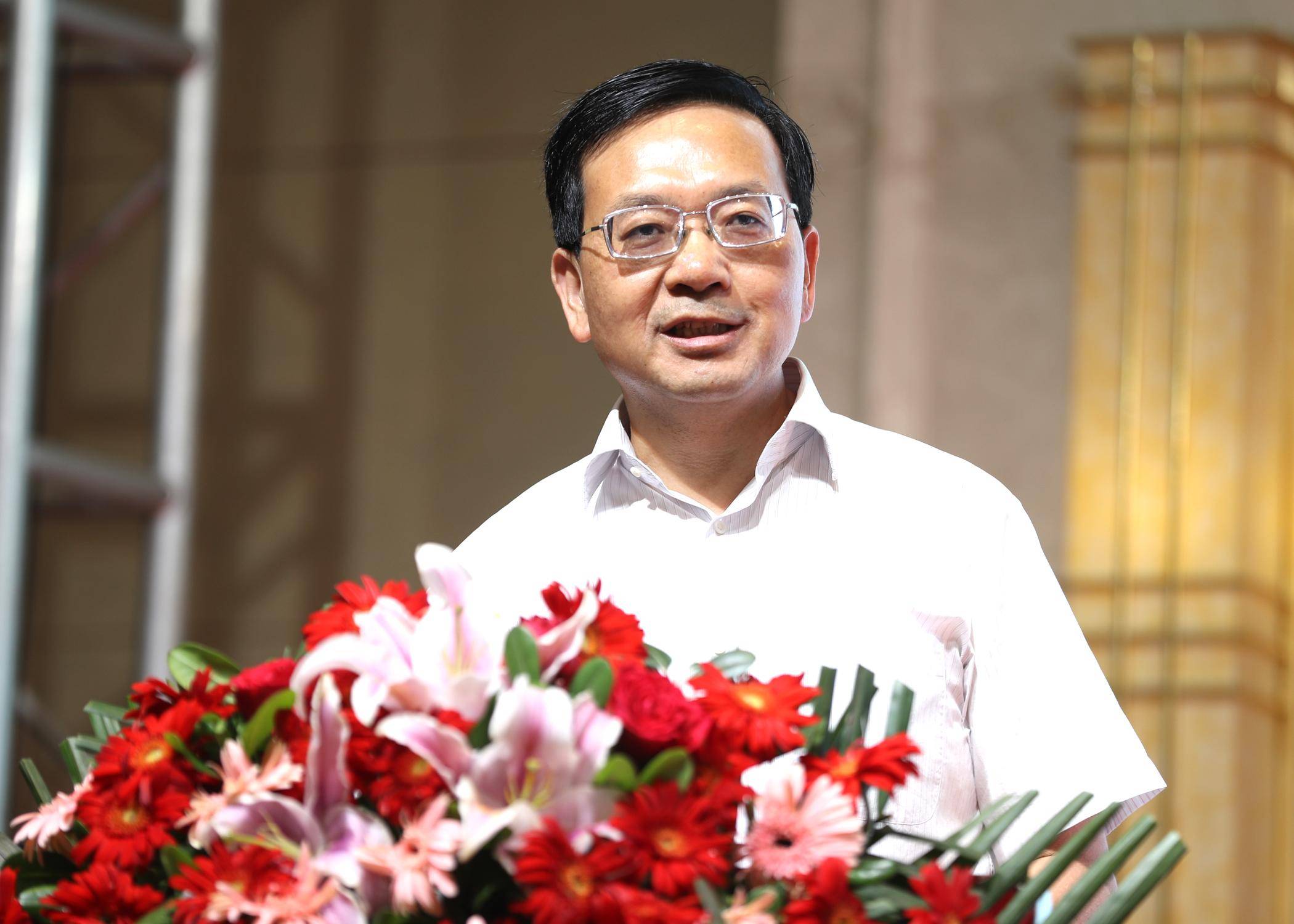 淮滨县人民政府县长谷光亚对淮滨进行了推介.