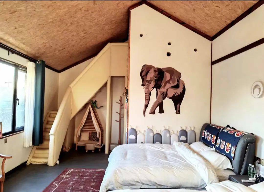 对此,记者探访ruby家,拾光小院等10多家顺义民宿发现,地理位置优越的