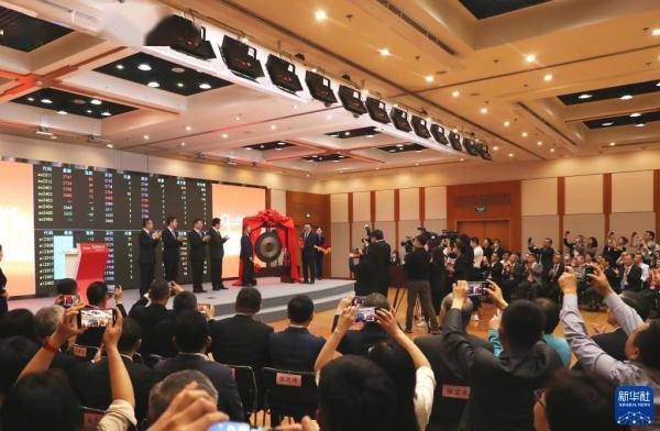 炒股配资网:氧化铝期货在上海期货交易所正式挂牌交易