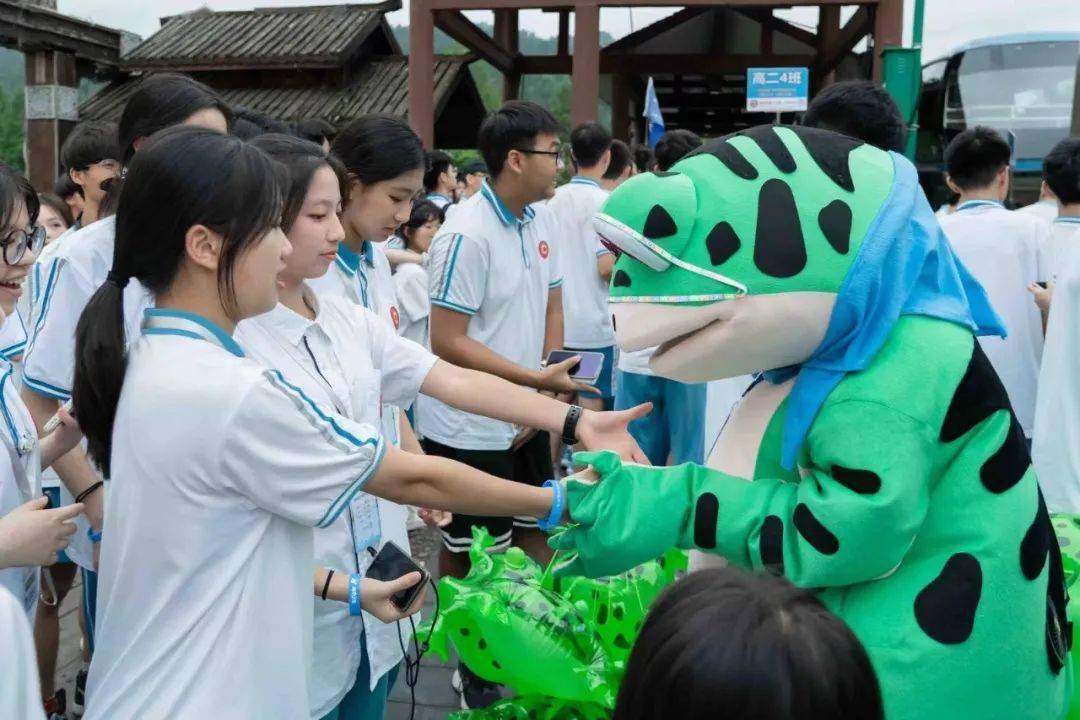 青春少年志,诗意湖湘行——东莞市第一中学湖南研学第一天回顾_活动