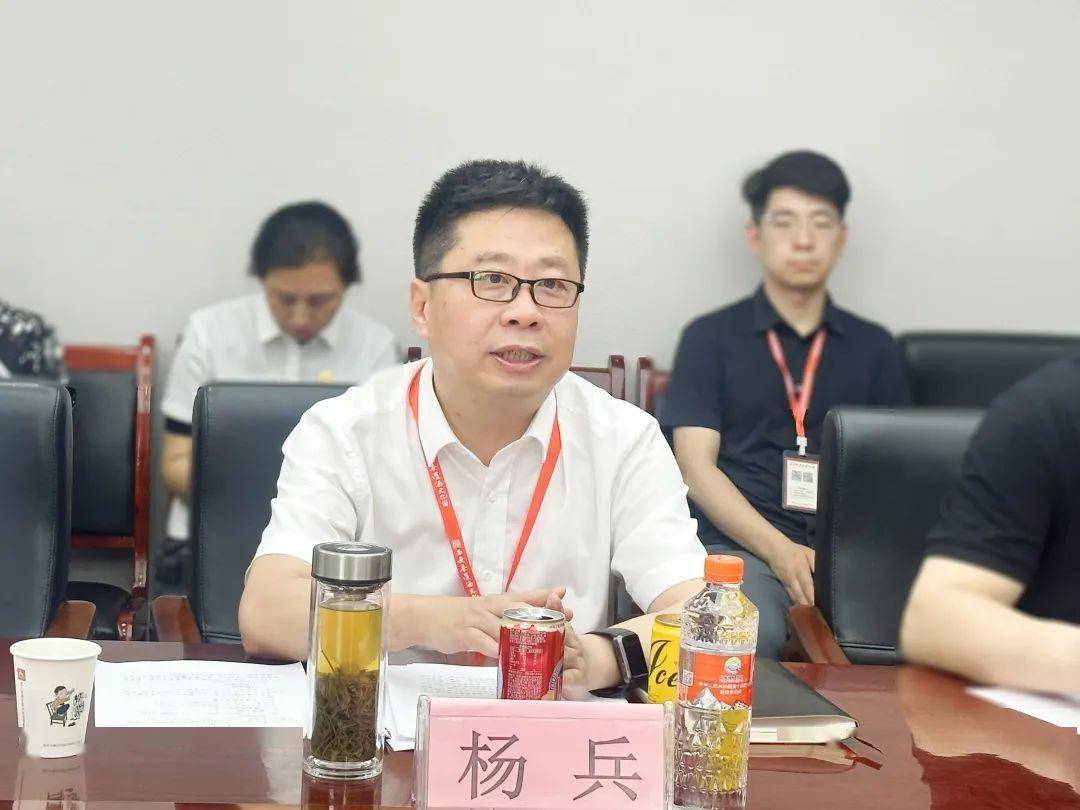 西安市工信局李初管局长首先肯定了浐灞生态区抓工业经济,抓实体发展