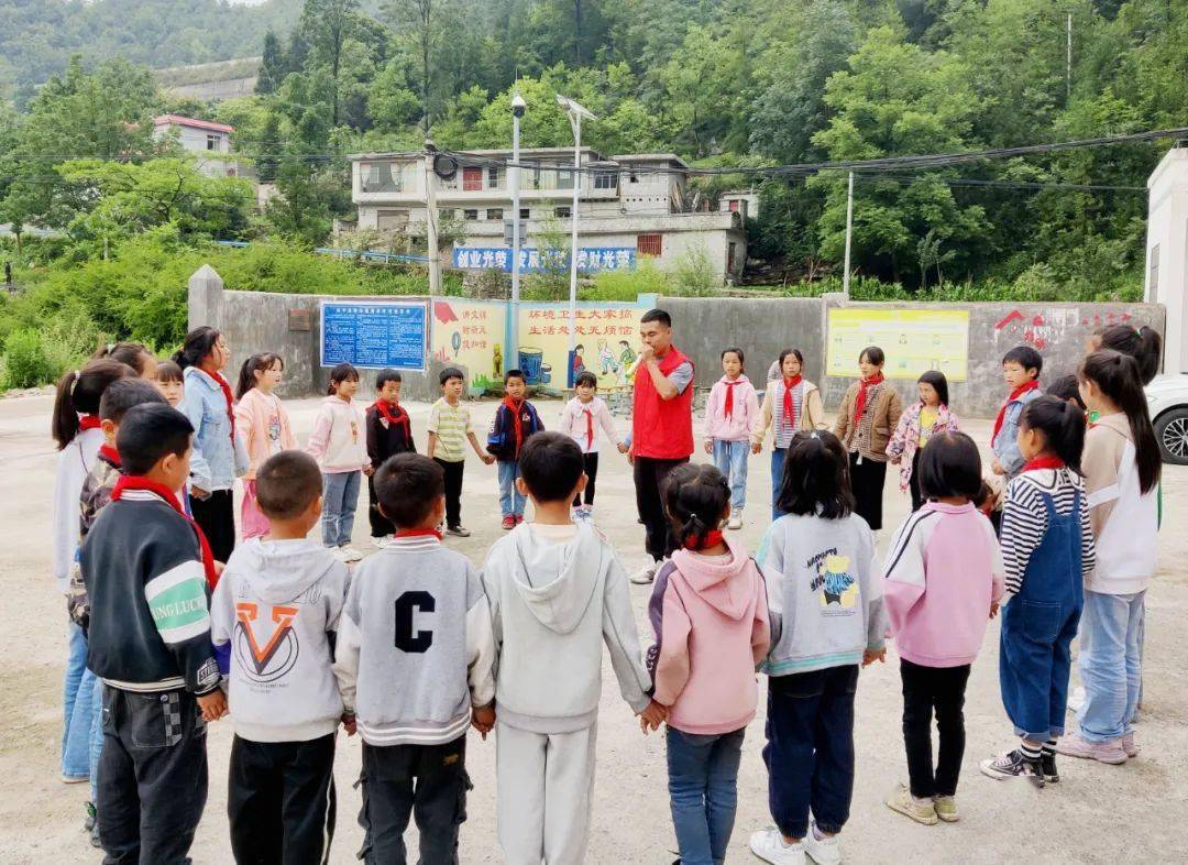 威宁县猴场镇猴场中学图片