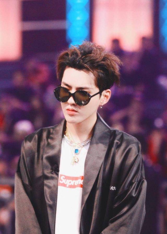 吴亦凡_明星_都美竹