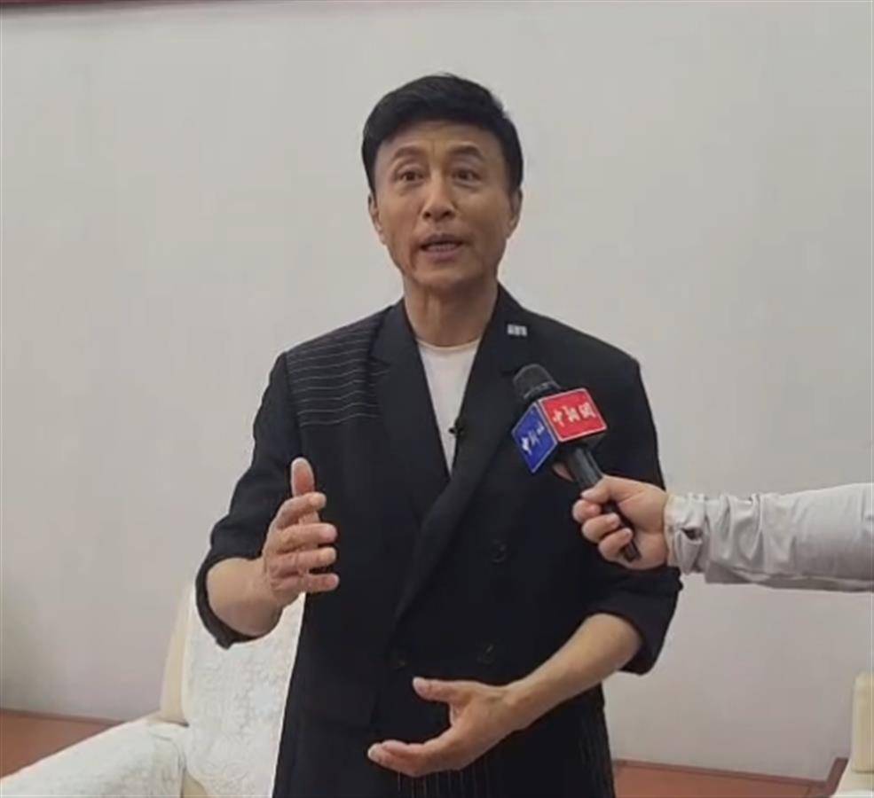 在秭归，我沉入了屈原的世界——访《离骚》领诵者、表演艺术家王洛勇_舞台_学子_人物