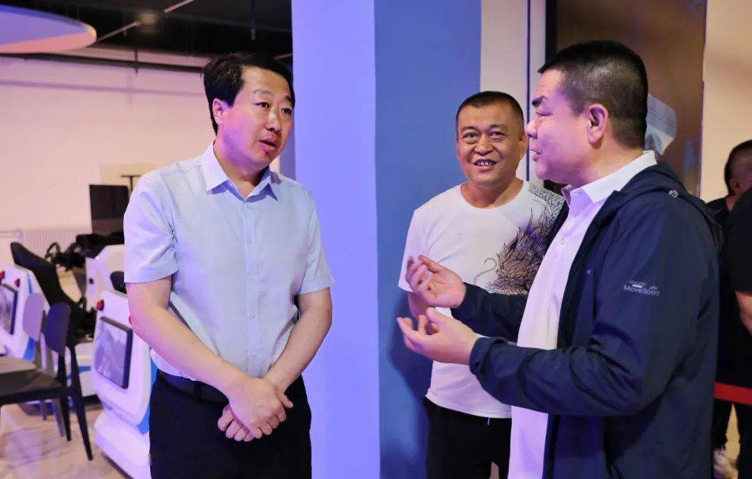 6月23日晚,集宁区委副书记,政府区长康海瑞实地调