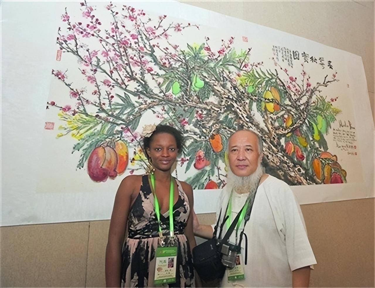 2011年,杨彦娶小32岁黑人女孩,婚后7年生下混血儿子,选择出家_雕像