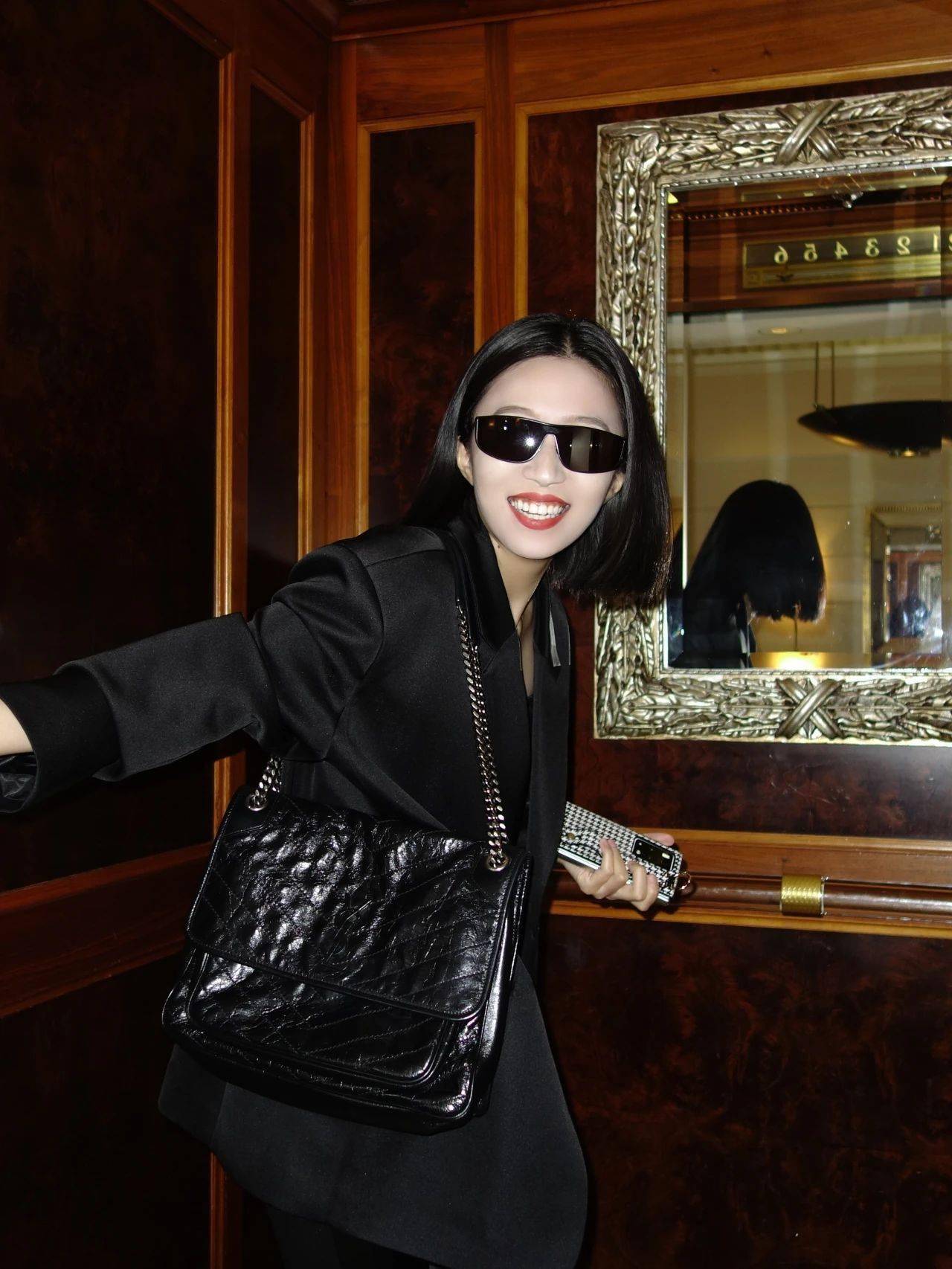 如果你去柏林玩,记得打卡这个红绿灯_luna_laurent_saint