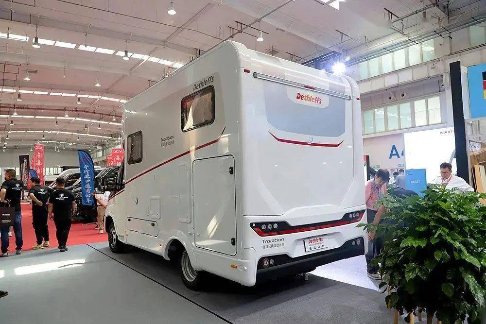 采用依维柯底盘,整车进口,大3c认证,dethleffs德福t5970房车_搜狐汽车