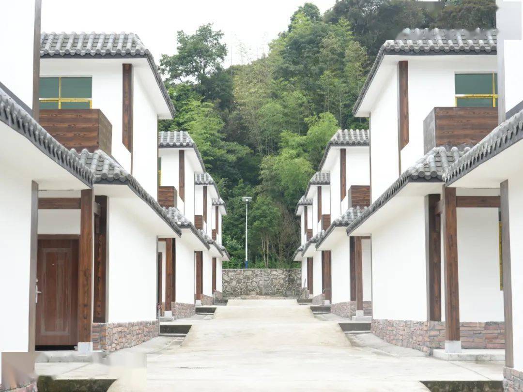 公园等配套项目工程已全面竣工交付,预计年底蓝屋村民可整体搬迁入住