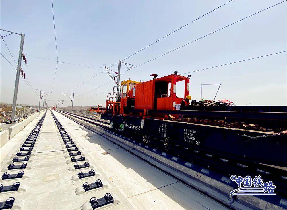 3%,设计时速350公里,全线设莱西,莱阳丁字湾,海阳,乳山南,威海南海