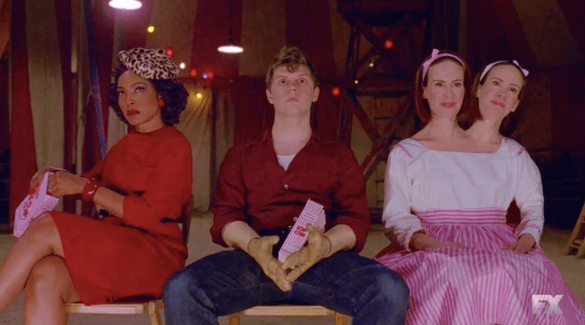 在这个团队中,有连体人"双头姐妹",有双手发育畸形的"龙虾手",还有长