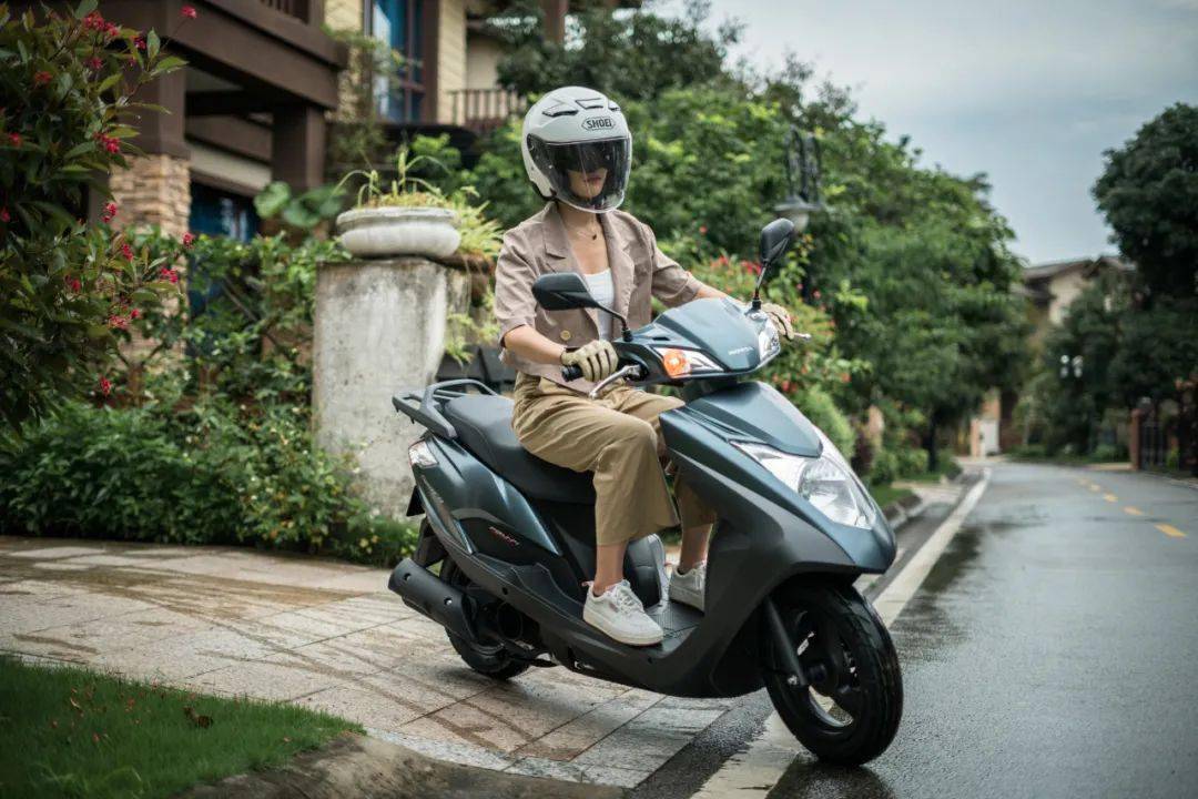 honda全新踏板spacy125焕新来袭,城际骑行时尚酷派!_搜狐汽车_搜狐网
