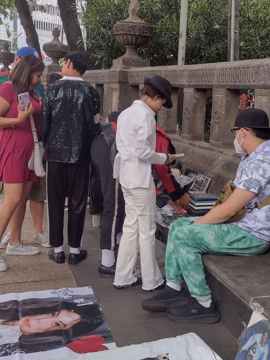 美国出品的新款mj纪念车牌,代购请加微信mjjclub0829或mjjclub1958.