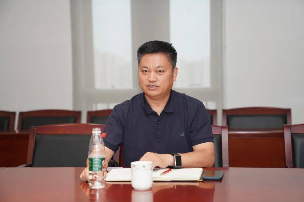 会上,市体育局产业处(安全生产监督管理处)处长卜君