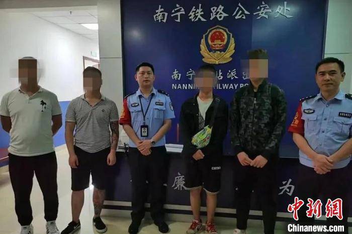 两名少年离家出走后辗转多地 广西南宁铁警成功劝返