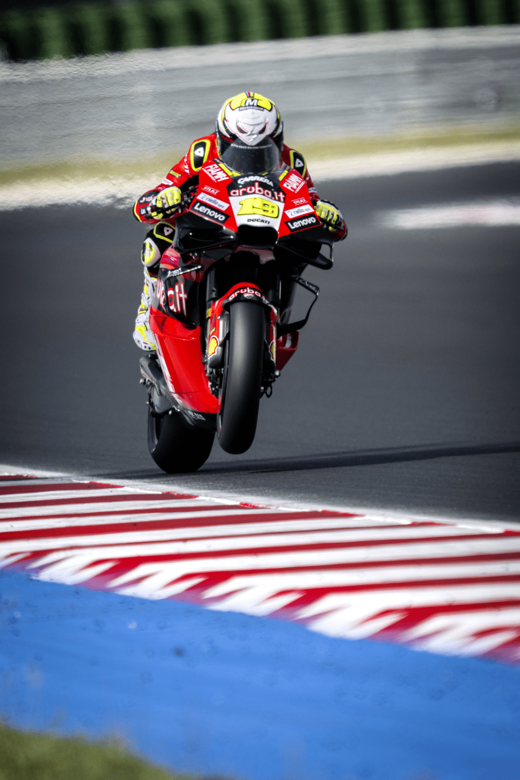 捌弟试驾杜卡迪 desmosedici gp 赛车_motogp_圈速_worldsbk