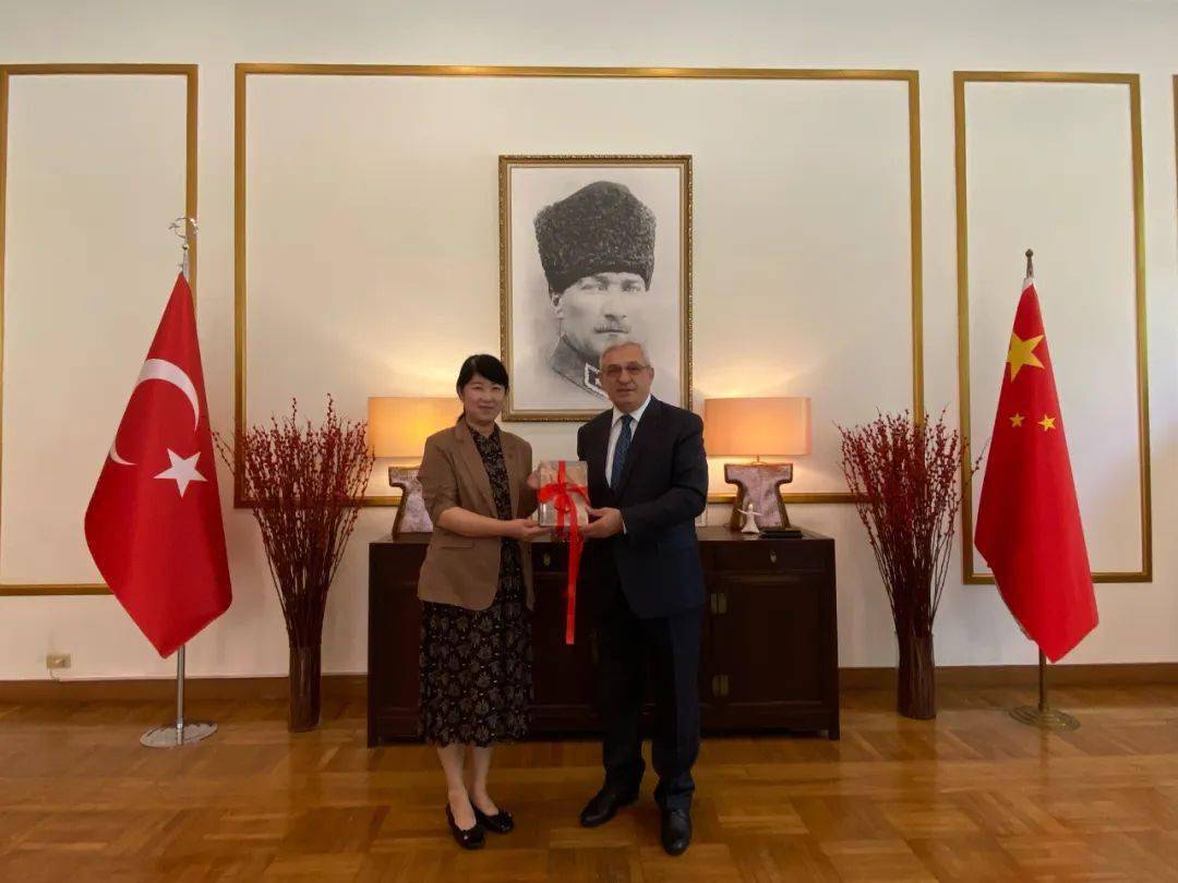 大中华文库(汉土对照版)赠书仪式在土耳其驻华大使馆举行_中华书局