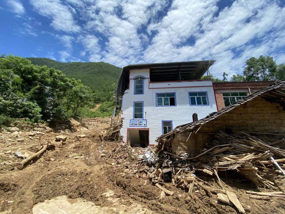 重庆万州洪涝地质灾害已造成17人死亡、2人失踪