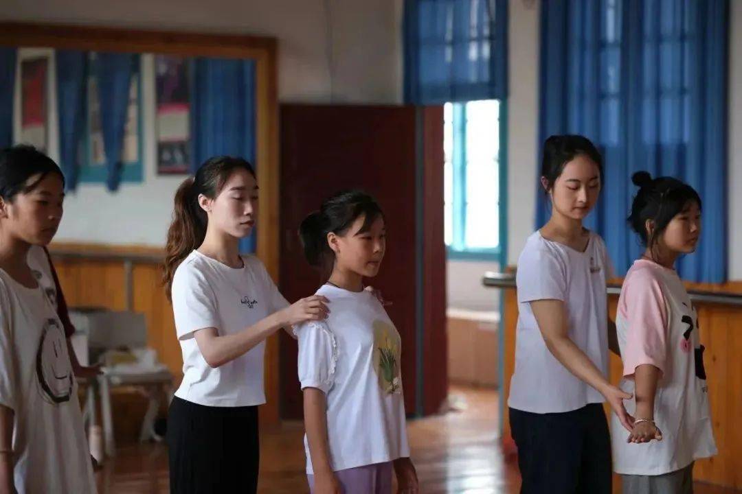 吉首大学2023年"万名师生走进武陵山"社会实践活动简报第三期_调研