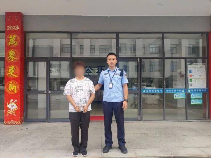 到案后,办案民警对犯罪嫌疑人张某进行突审,在铁的证据面前,张某对