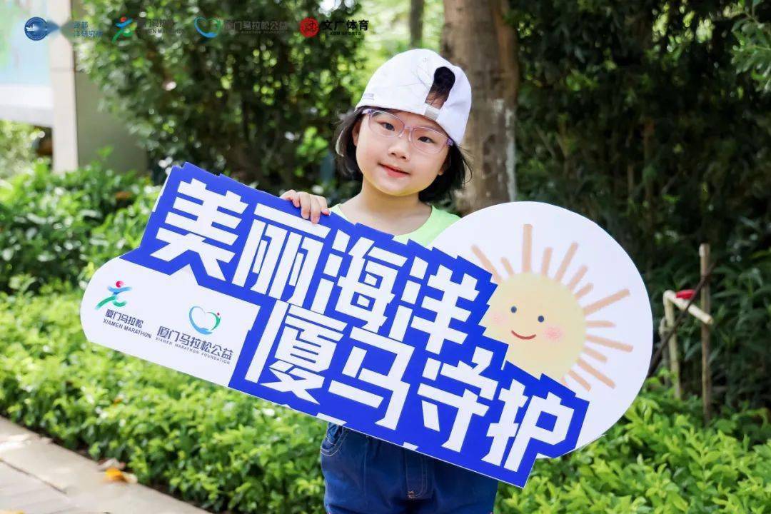 认识了木榄,秋茄,桐花树,白骨壤等不同种类的红树植物,还认识了招潮蟹