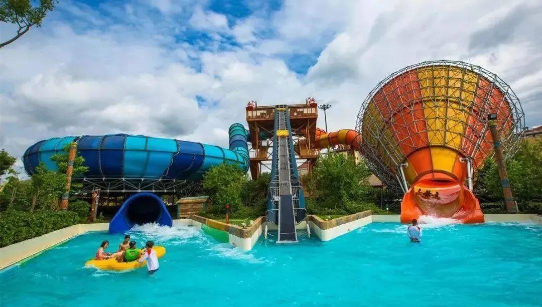 作为亚洲顶级水上乐园之一,占据了丽水整个琵琶岛的冒险岛水世界可谓