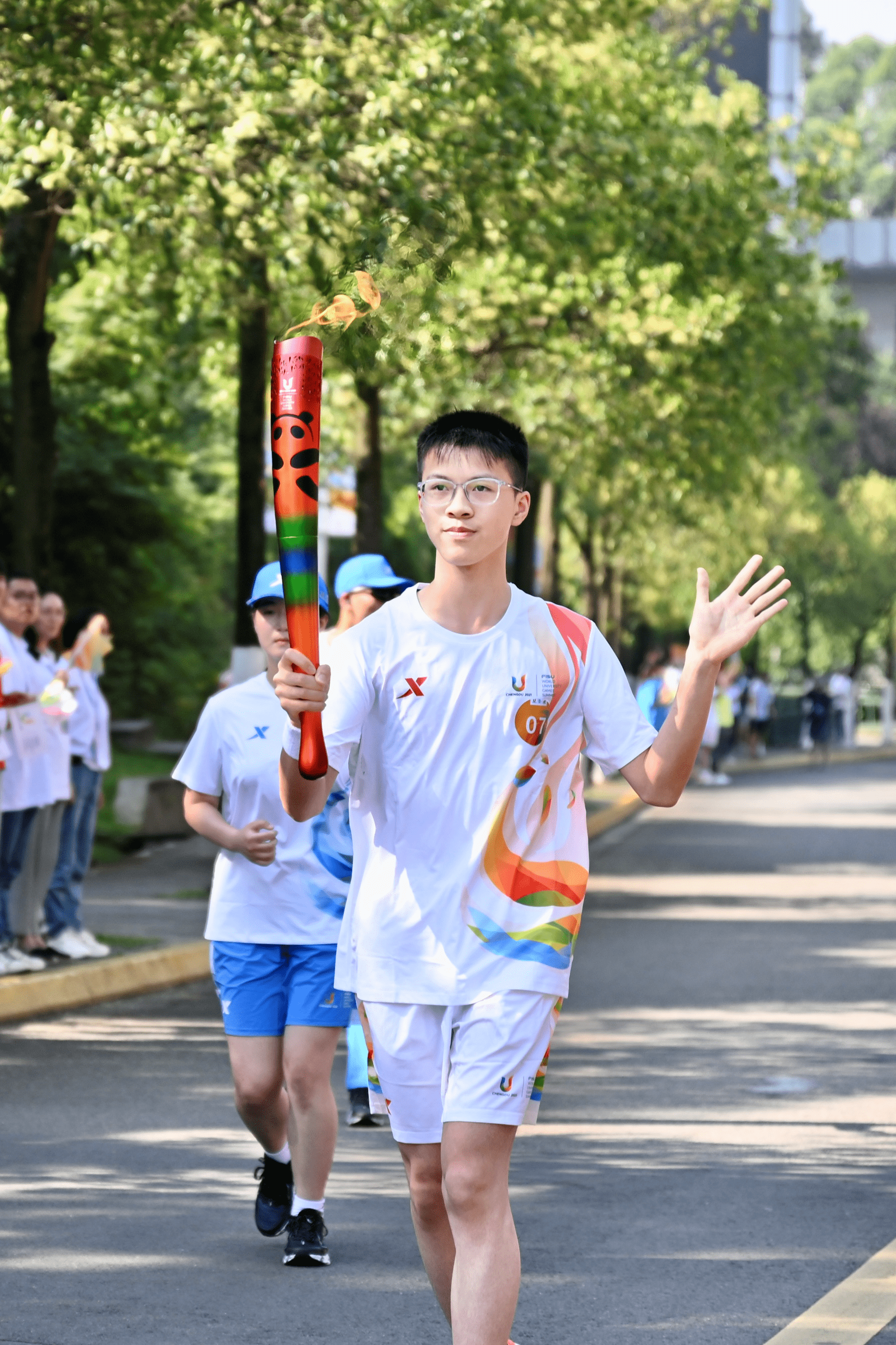 成都大运会图片少年图片