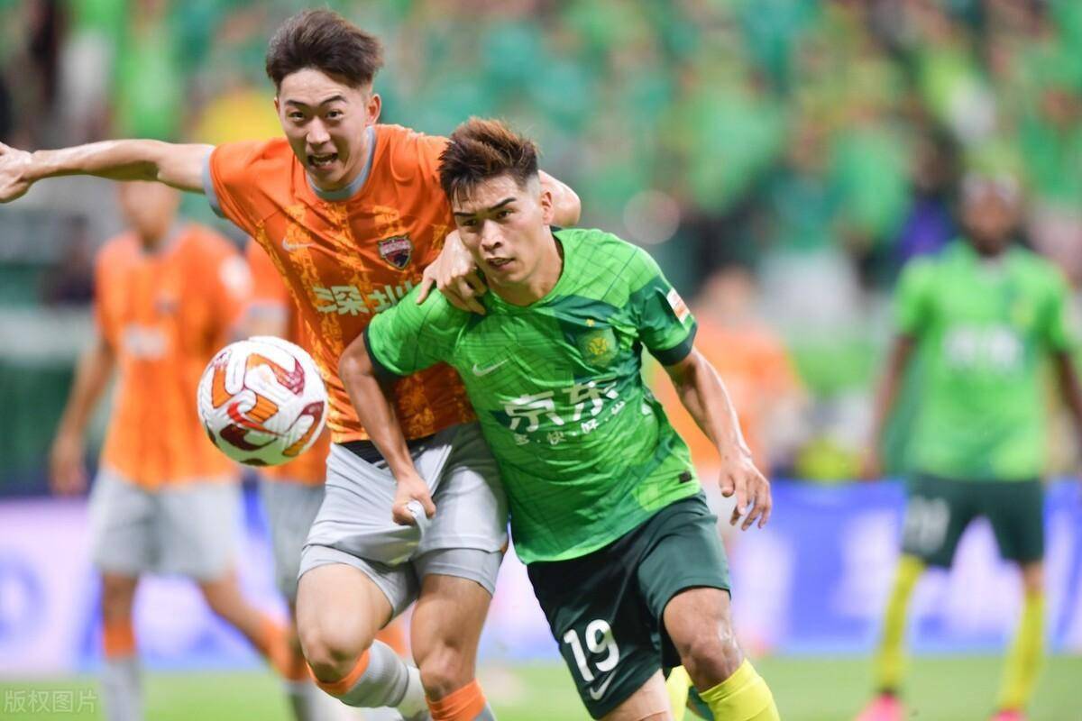 中超:北京国安5-0十人深圳,王子铭戴帽,朴成进球后伤退_阿德本罗