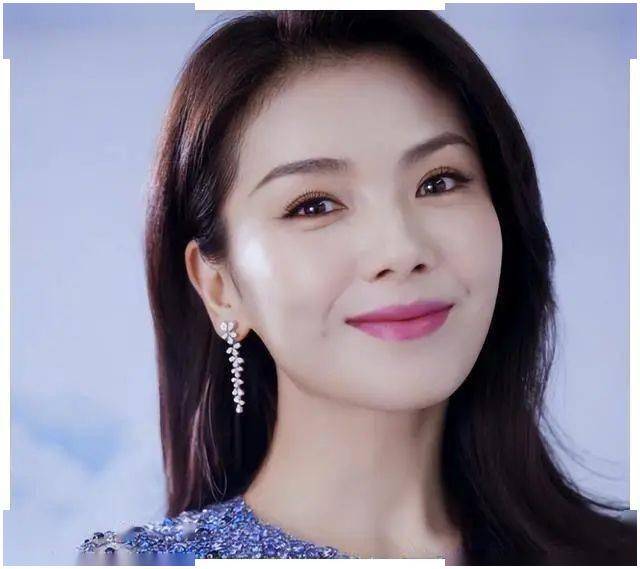 刘涛真人到底长啥样,离开美颜后皱纹明显,网友:像是变了一个人_丈夫