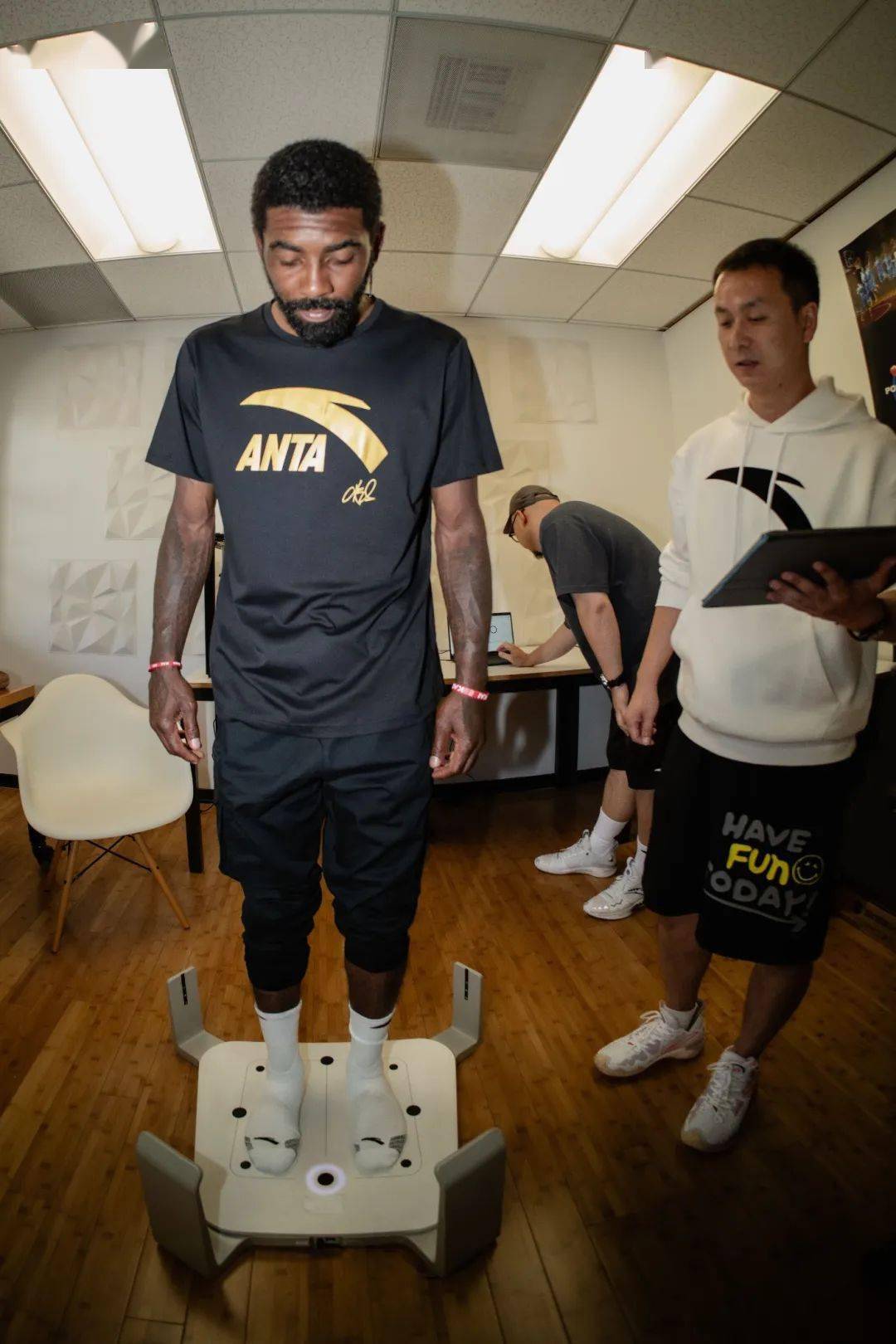 欧文正式签约安踏!中国行还会远吗?_品牌_计划_球鞋