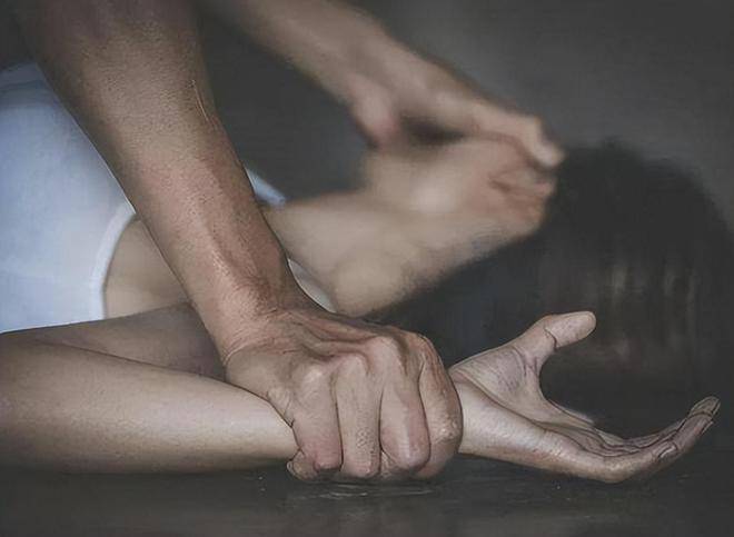 北京一女孩遭五人轮奸,哭着哀求:我随你们糟蹋,求你们别伤害我_陈山