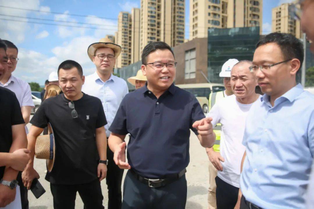 马奇华,庞鑫培,连永明,周新革等区领导参加.