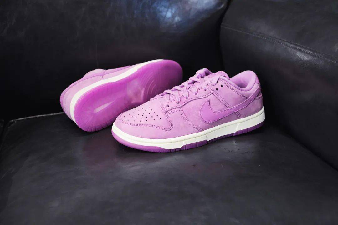 WMNS Nike Dunk Low PRM MF “Rush Fuchsia”｜SOAR 限量发售_手机搜狐网