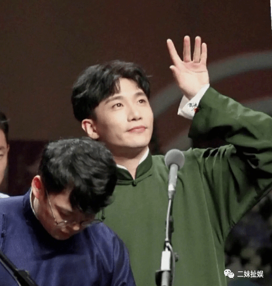 何九华曝出轨后首露面,竖拇指无影响,露4字纹身,前同事已被拘_王鸥