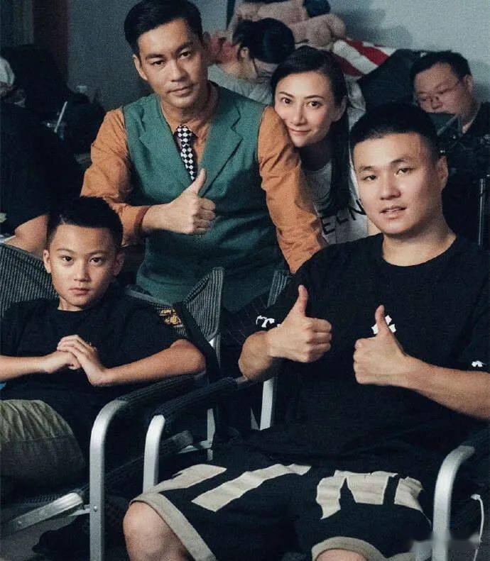 7岁儿子天生一张明星脸,眼神坚毅酷劲十足_黄伊汶_陈真_发展