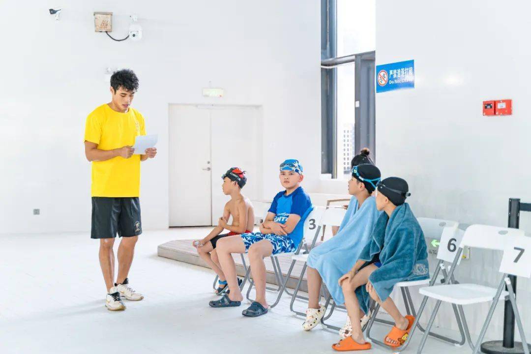 举办一场别开生面的游泳比赛在北滘的顺德also与焦刘洋游泳俱乐部近日