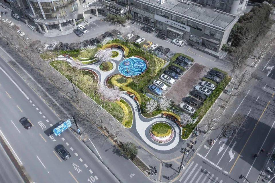 上海泾馨绿地口袋公园地点: 上海/ 设计:u  design lab摄影师:creatar