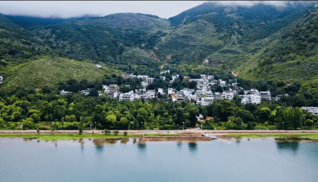 67山水村庄 世外梨园——洱源县梨园村