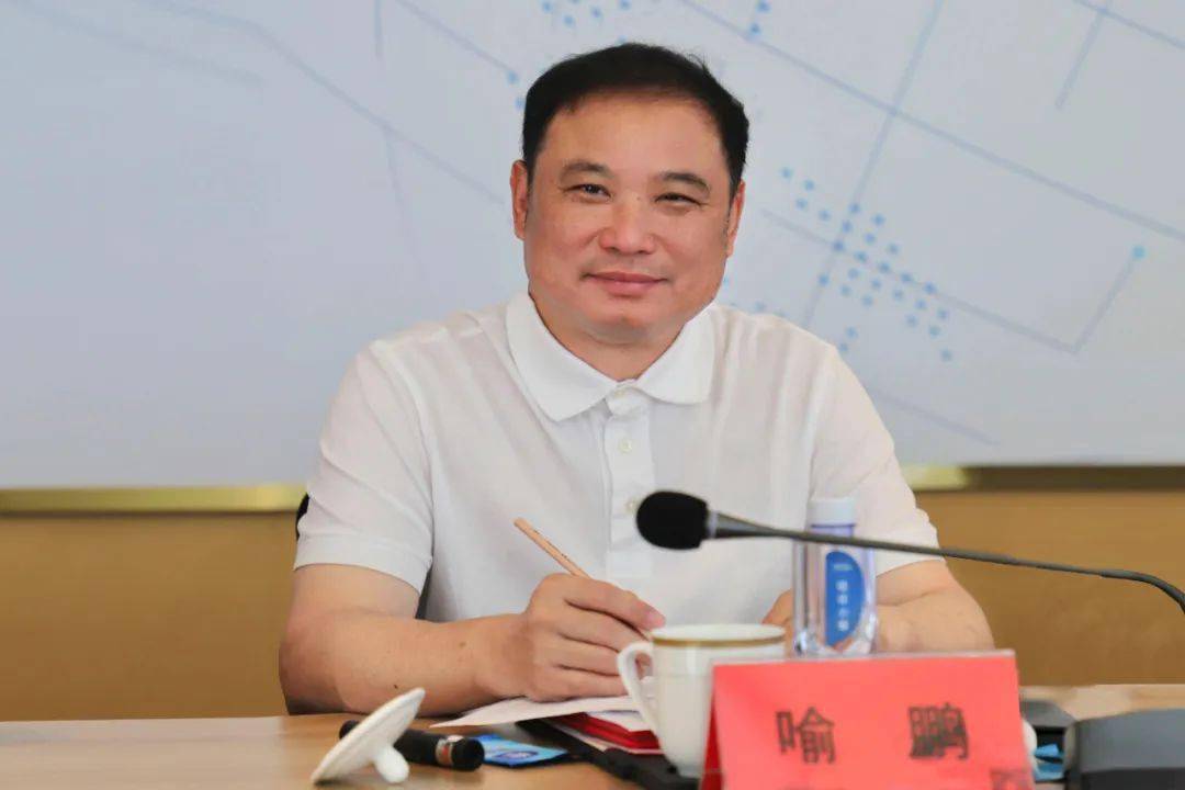 喻鹏向各位领导及企业家对硅谷小镇·科技园的关心与支持表示感谢.