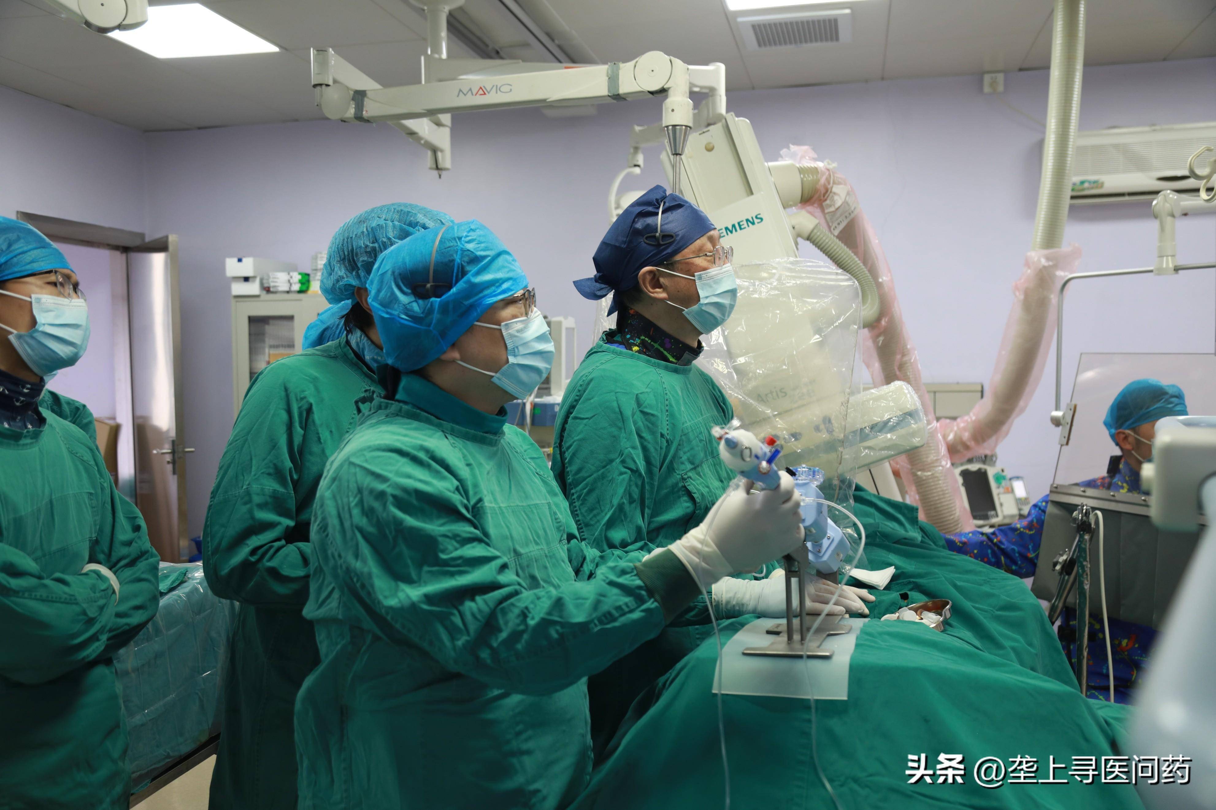 轻轻一"夹" 修复"心门" 亚心医院一天成功完成两例二尖瓣钳夹术_手术