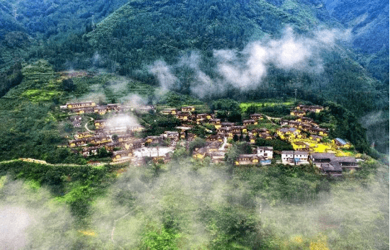 特色遊玩:彝族美食,彝族歌舞02住在黑竹溝黑竹溝迷都大酒店黑竹溝迷都