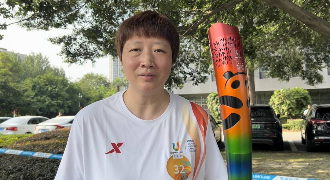 陈静:希望全世界的大学生运动员们在成都勇攀高峰_四川女排_奥运会_赛