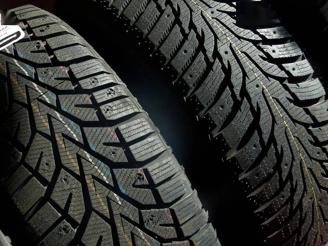 但是,在制造轮胎的过程中,需要添加一种名为"炭黑"的物质.