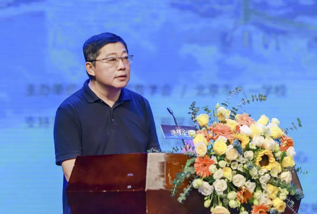 主题舞蹈之后,北京市八一学校校长沈军表示,开展科技主题教育活动,是