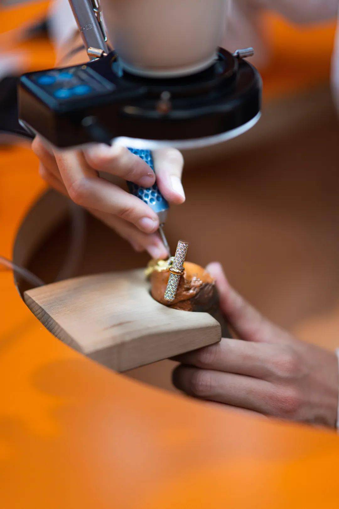 守护机器时代下的匠人精神_手工_皮革_工艺