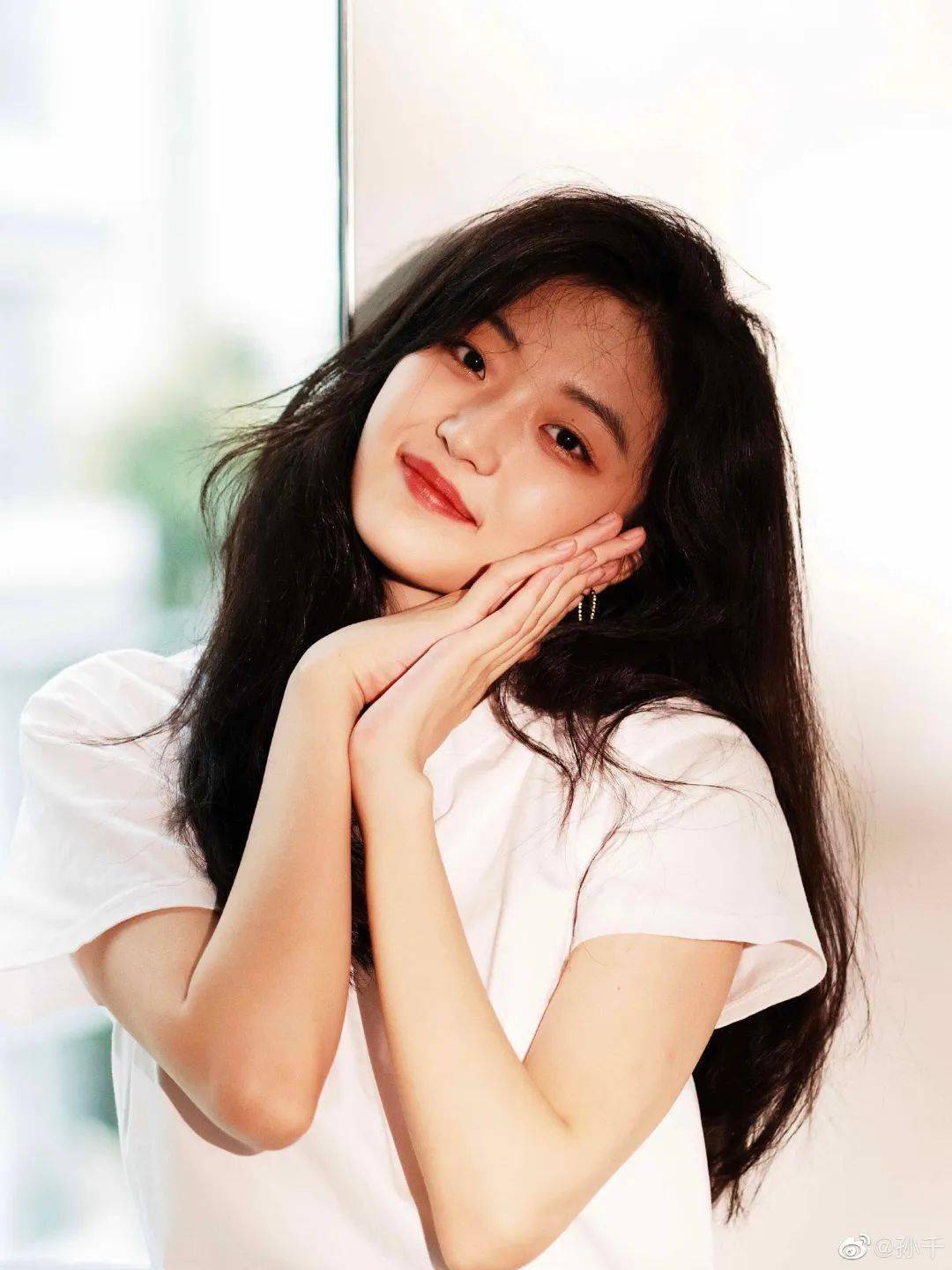 港风美人有了新名字——孙千!_长相_风妆_五官
