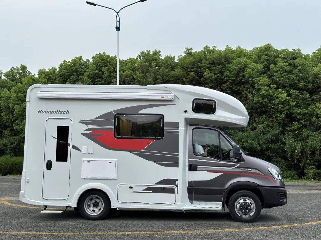 32寸折叠液晶网络电视/50寸投影仪幕布,进口韩国东一过水热系统,进口