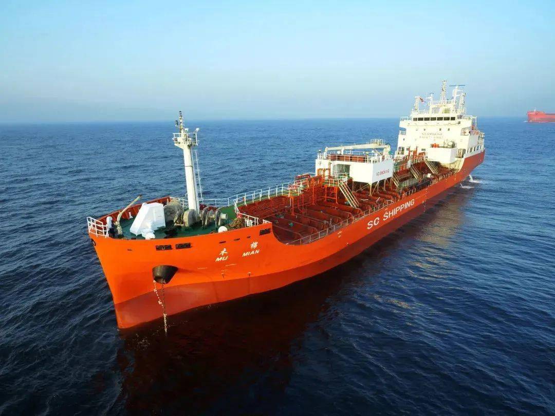 君正船务第三艘7200dwt不锈钢化学品船在武船顺利下水_造船_中国船舶