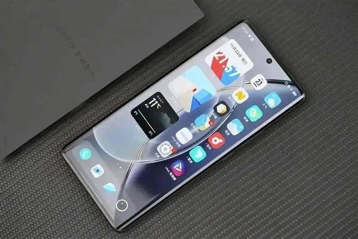 vivo x100悄然入网,天玑9300 16gb 1tb,上一代旗舰降1000元让路_新机